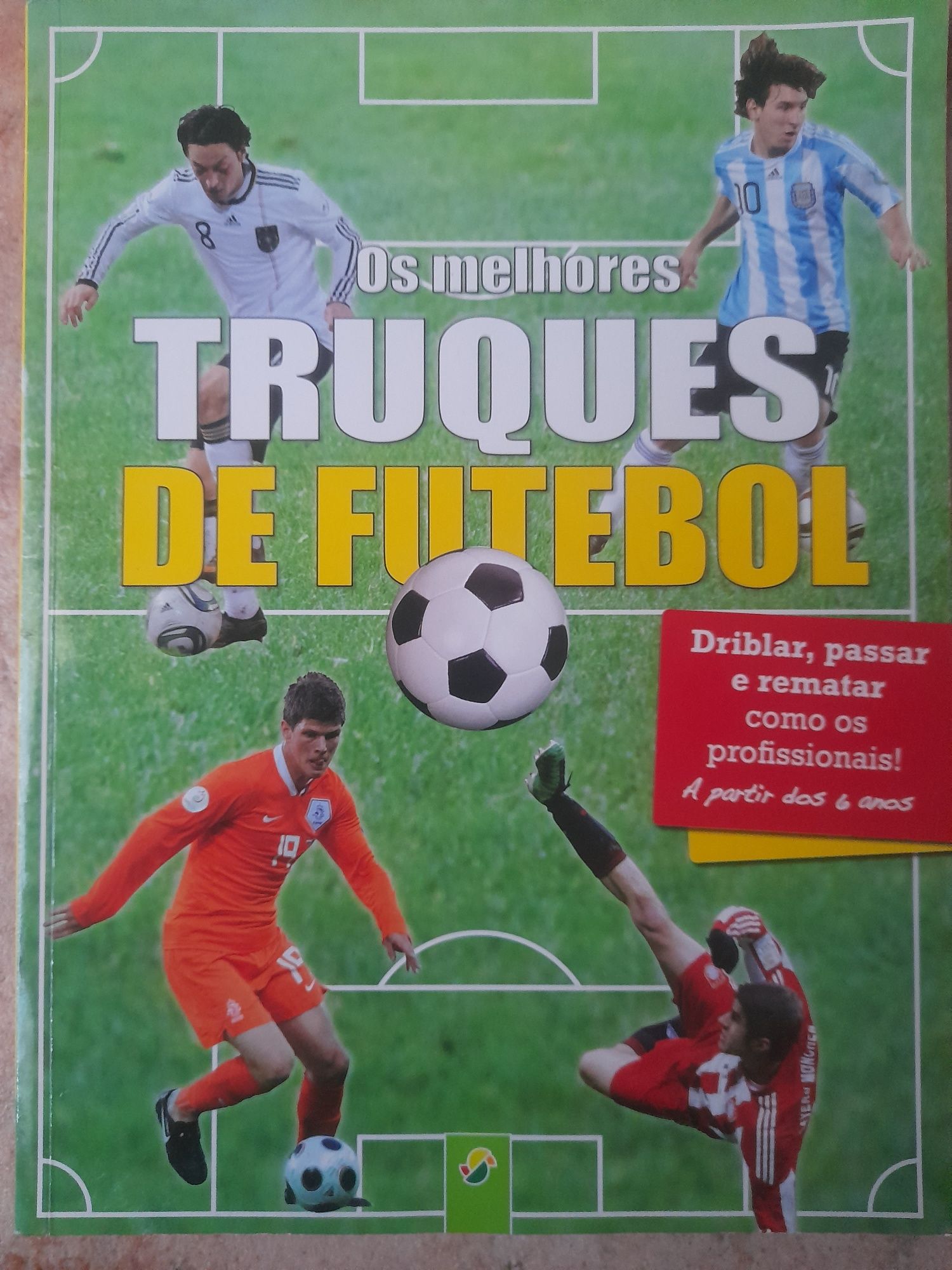 Livro "Os melhores truques de futebol"