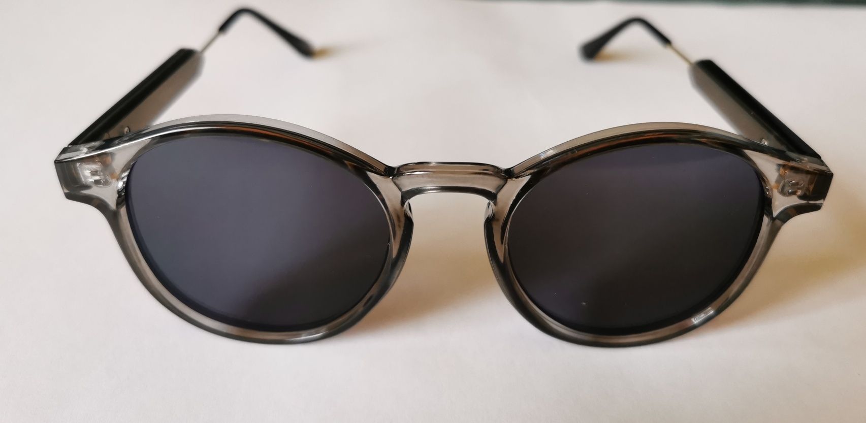 Modne okulary przeciwsłoneczne Nowe