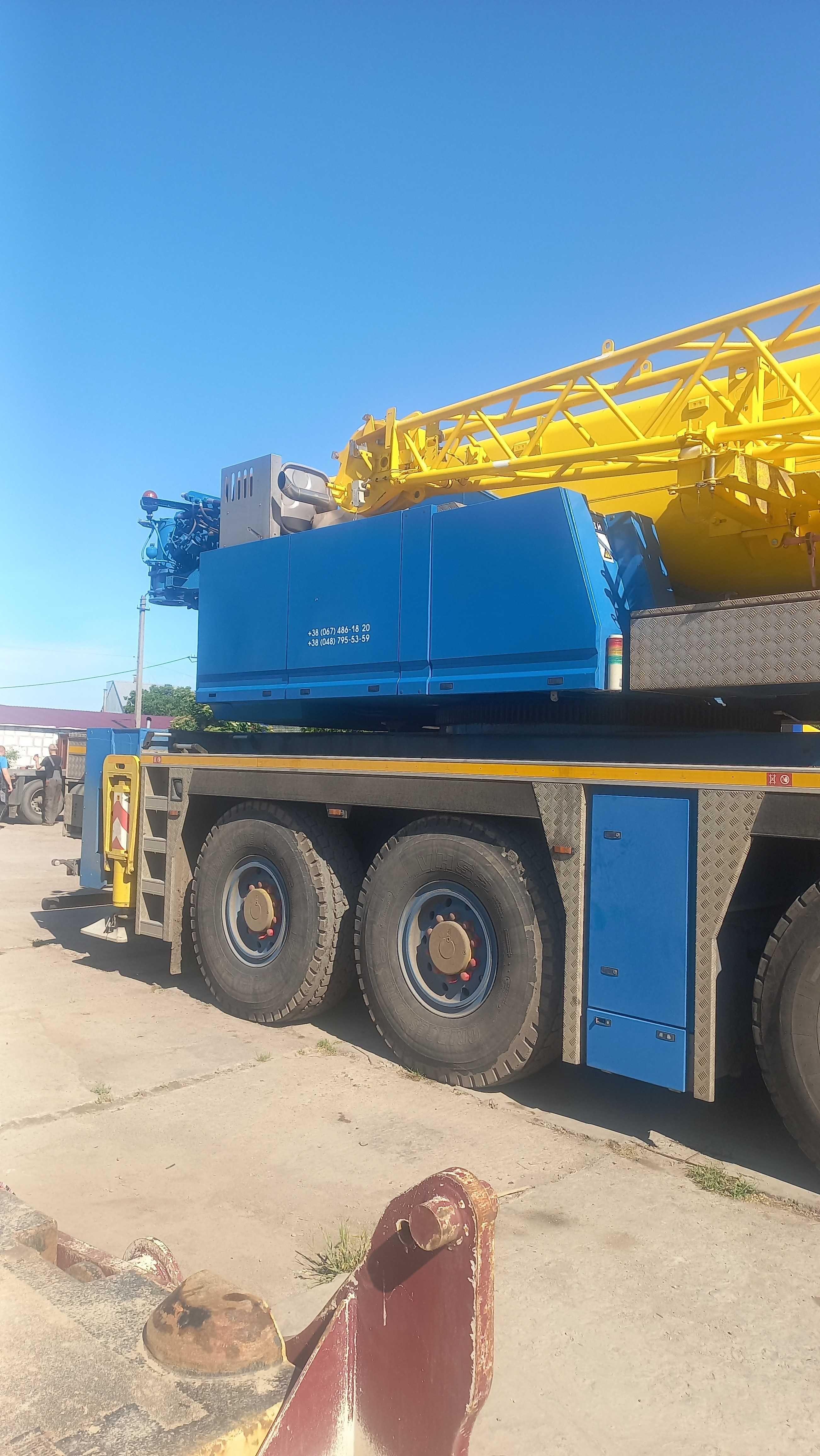 Автомобильный кран 220 тонн. TADANO ATF220G-5