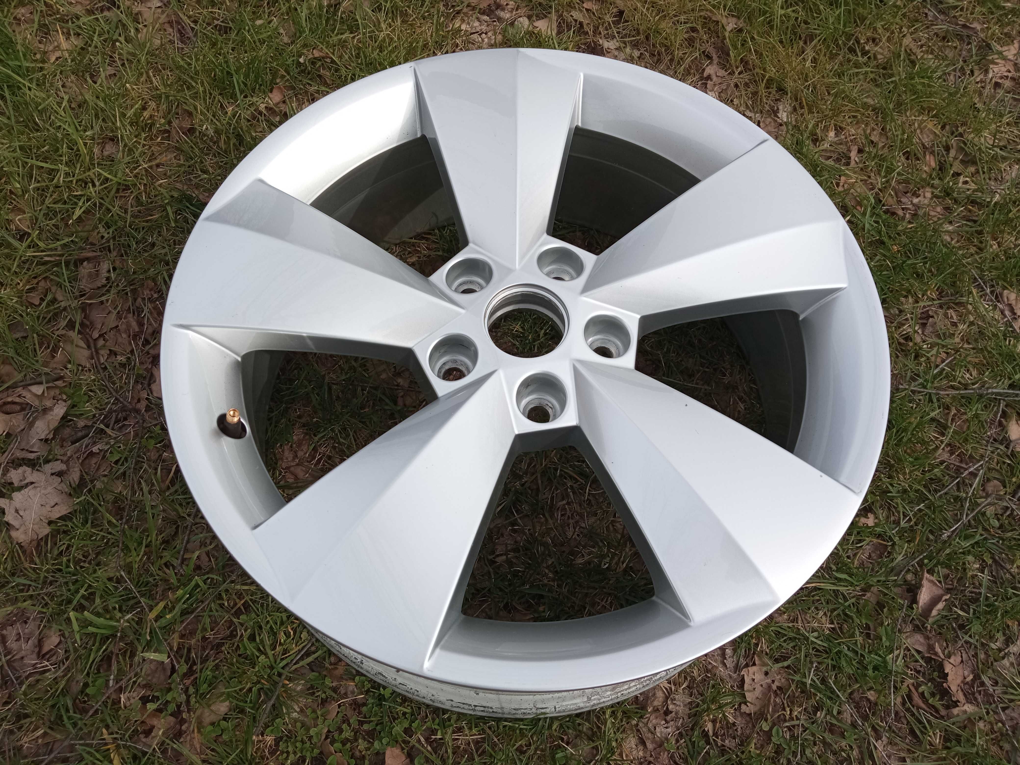 Felga Skoda 17cali 5x112 et38 6,5J