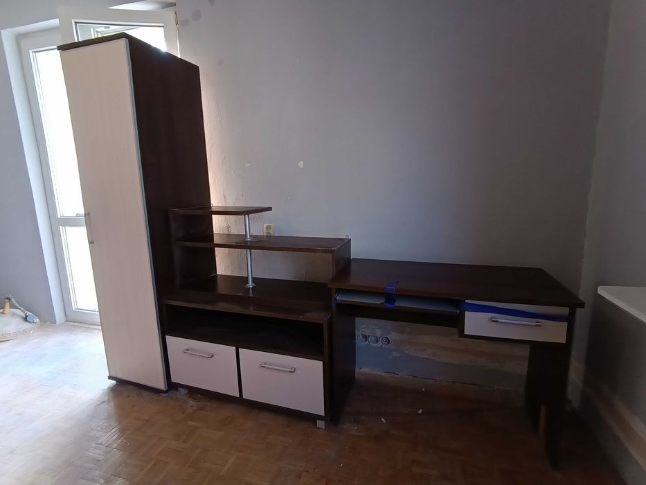 Zestaw meblowy - biurko, słupek, regał wiszący, podstawka TV, szafka
