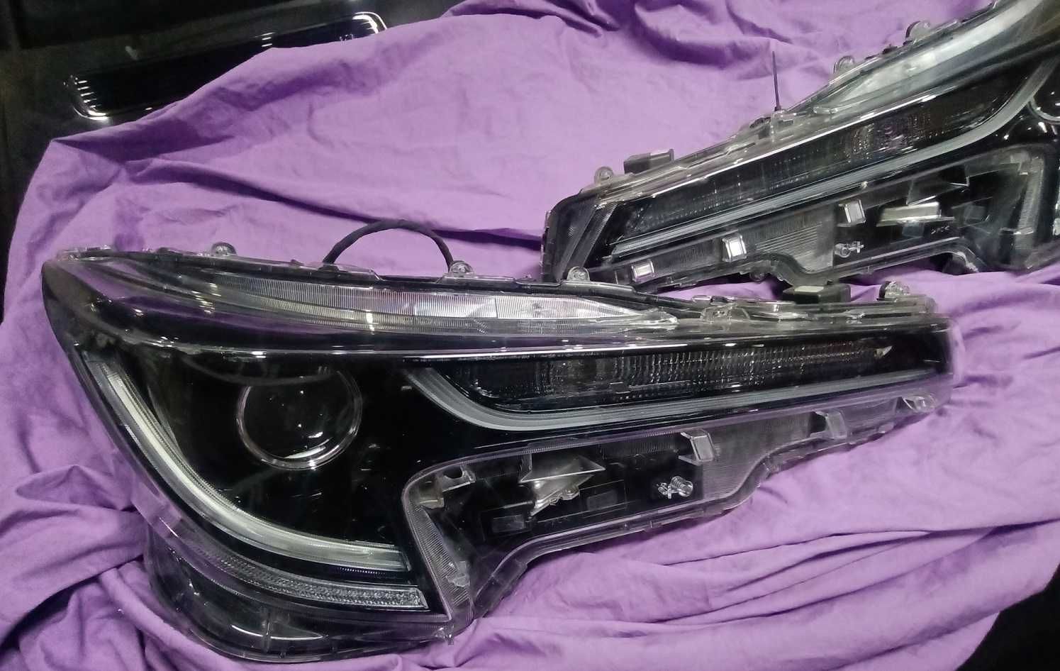 Toyota Corolla E210 E21 Reflektor przód Lampa przednia lewa prawa LED