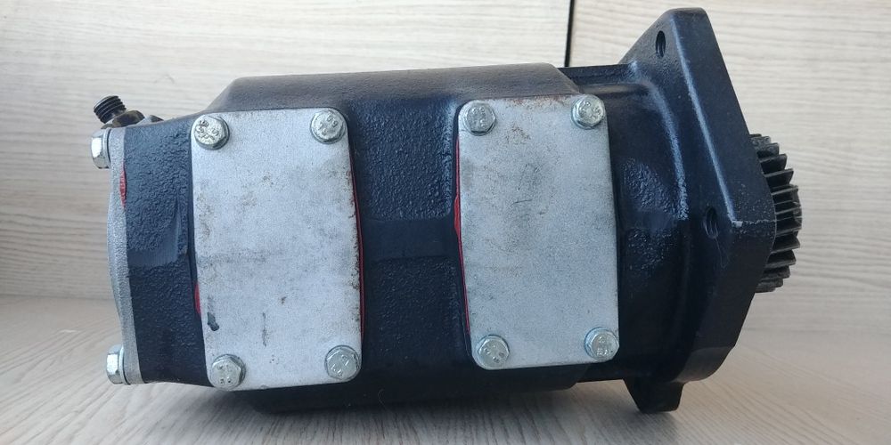 Компрессор двухцилиндровый KNORR-BREMSE LP4974