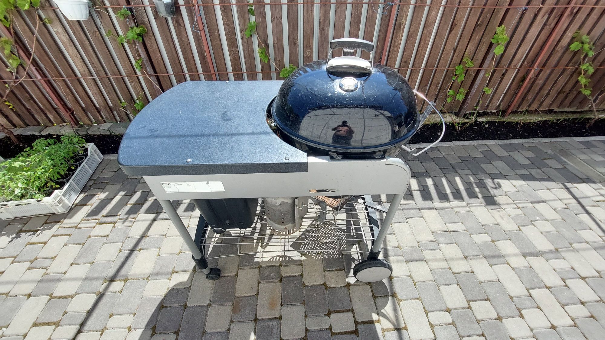 Угольный гриль Weber Performer