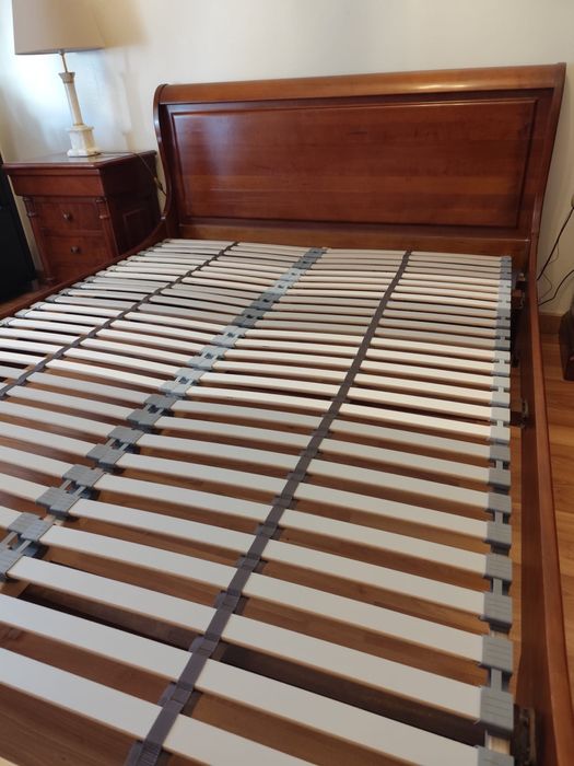 Cama cerejeira brasao