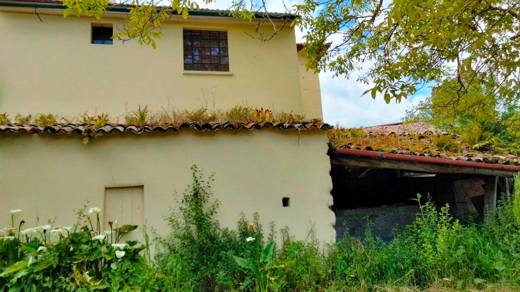 Pequena quinta junto à cidade de Pombal