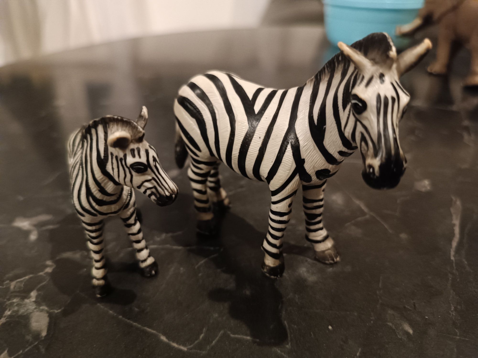 Figurki zebra samica i źrebię Schleich