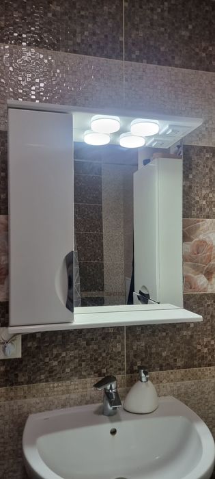 Дзеркало у ванну ш65см/вис70си