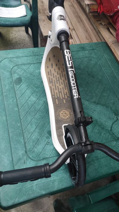 Продам самокат BEST Scooter від 8+.