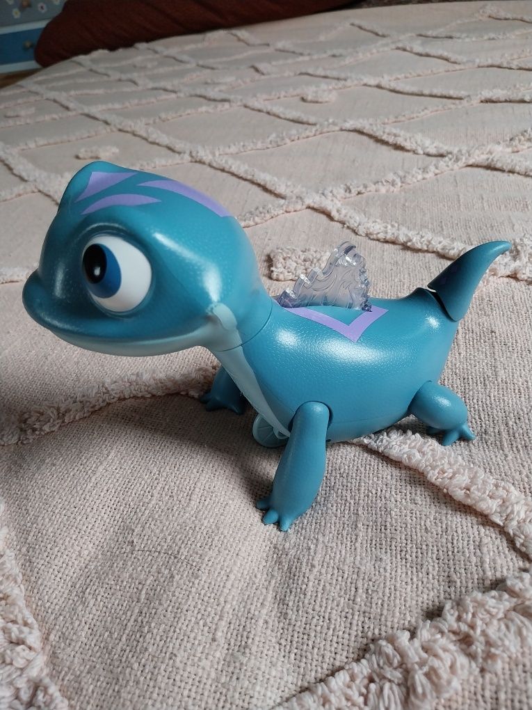 Interaktywna zabawka salamandra frozen hasbro