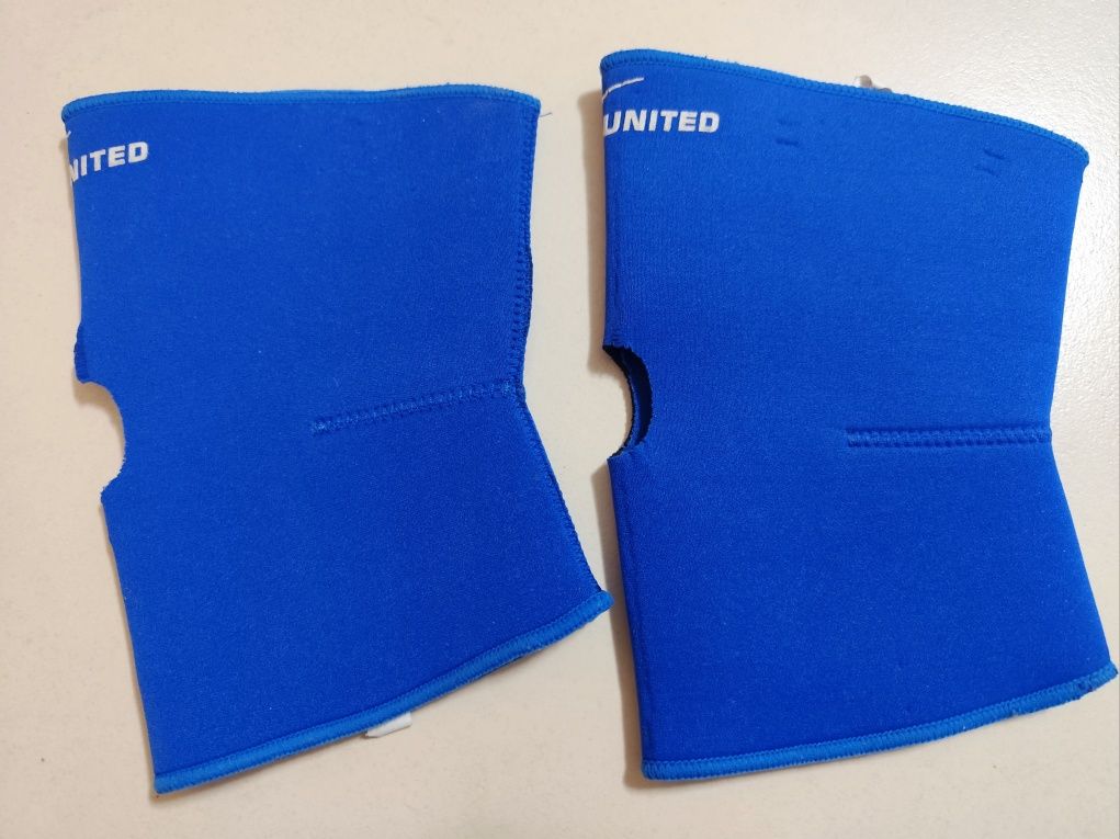 Par de Joelheiras em Neoprene B-United (Tam. S)