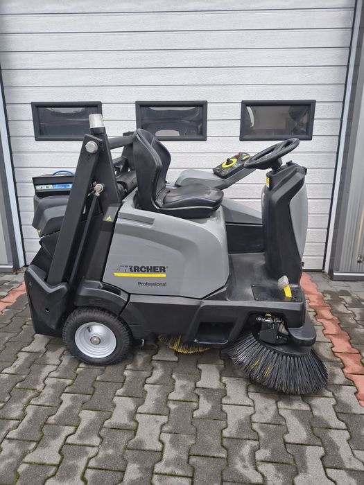 Zamiatarka Karcher KM 105/110 R