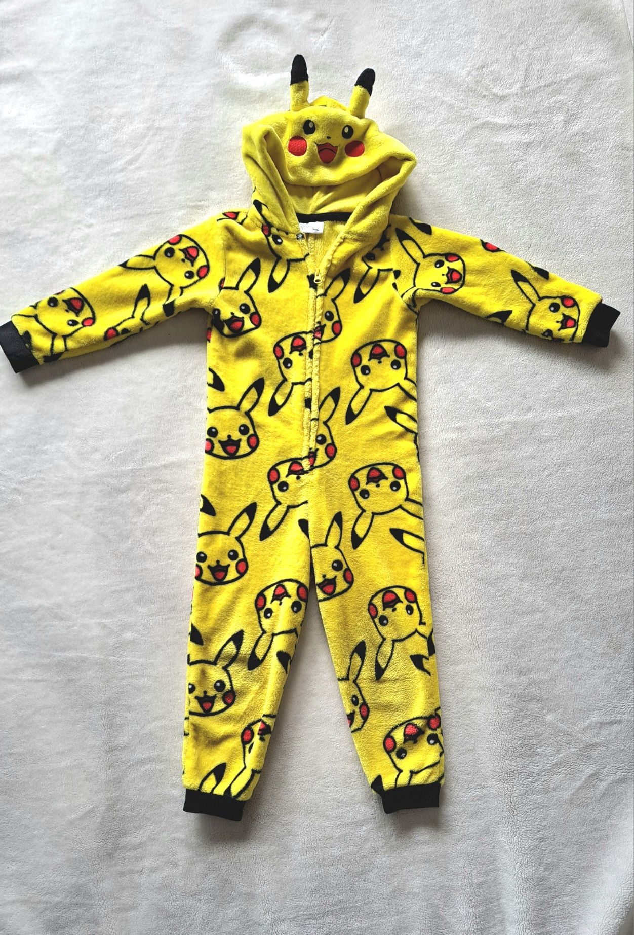 Kombinezon piżamka onesie Pikachu pokemon r.110/116