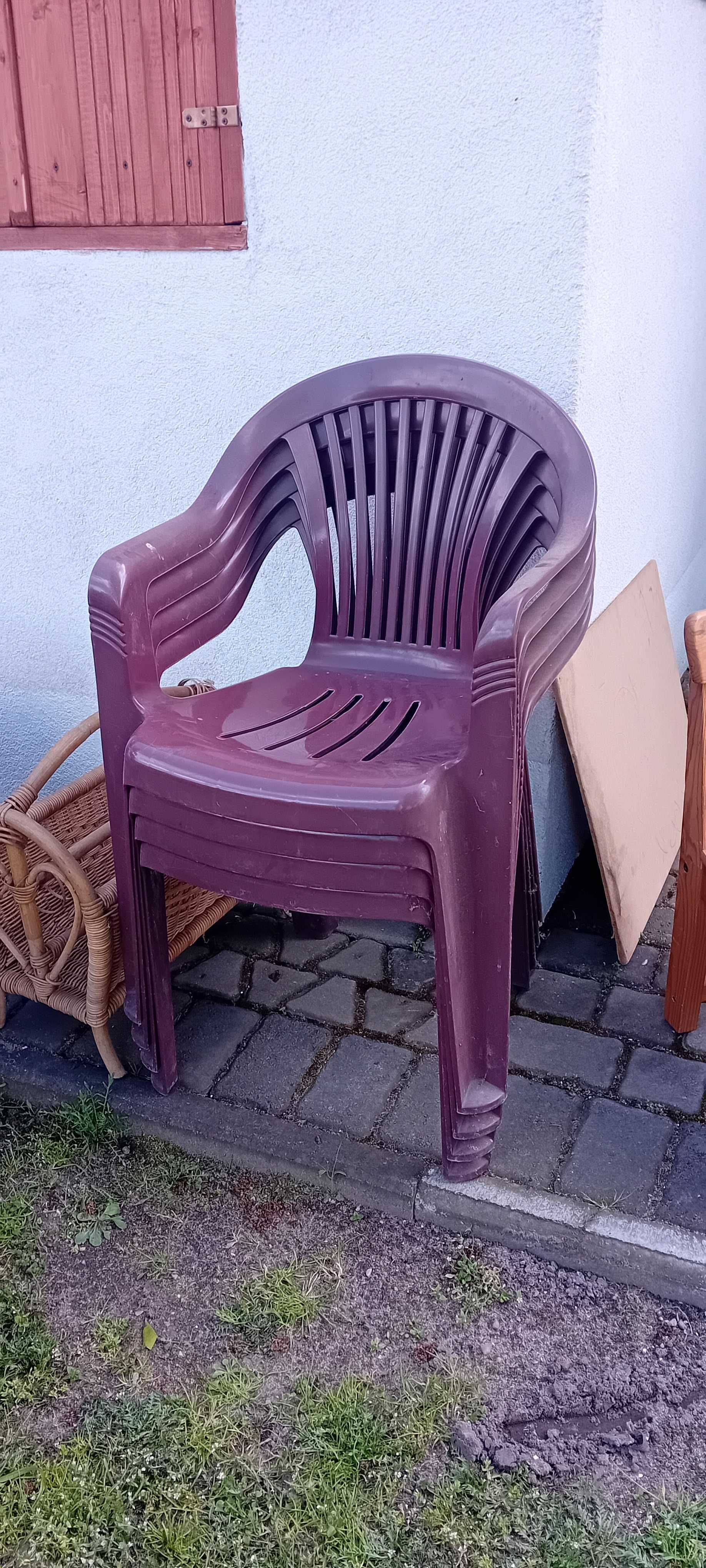 Stół i krzesła ogrodowe