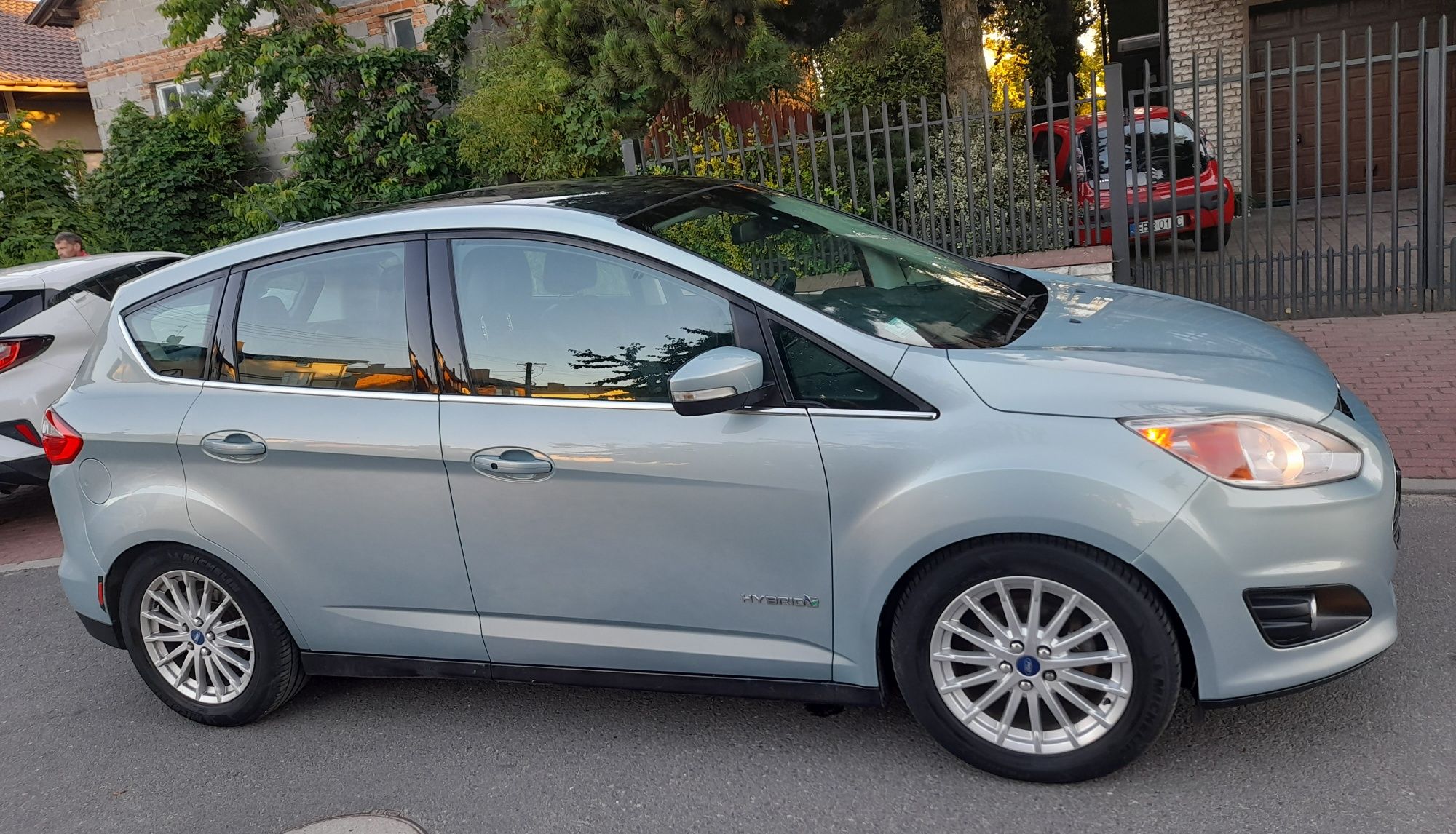 Ford C-max hybryda-benz z panoramicznym dachem 2013r.