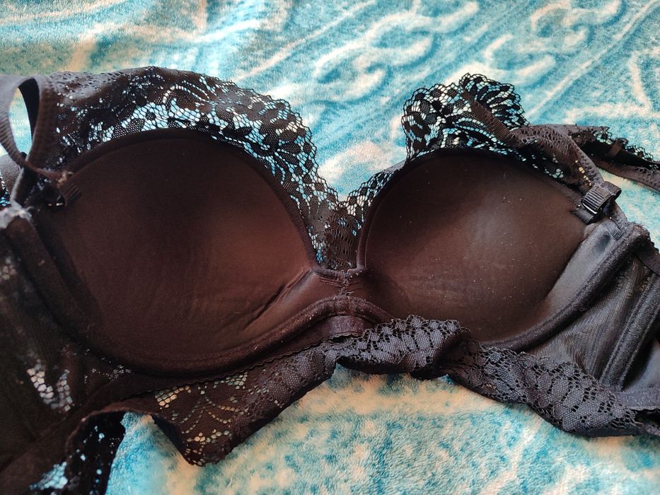 Кружевний бюстгальтер.стрінги