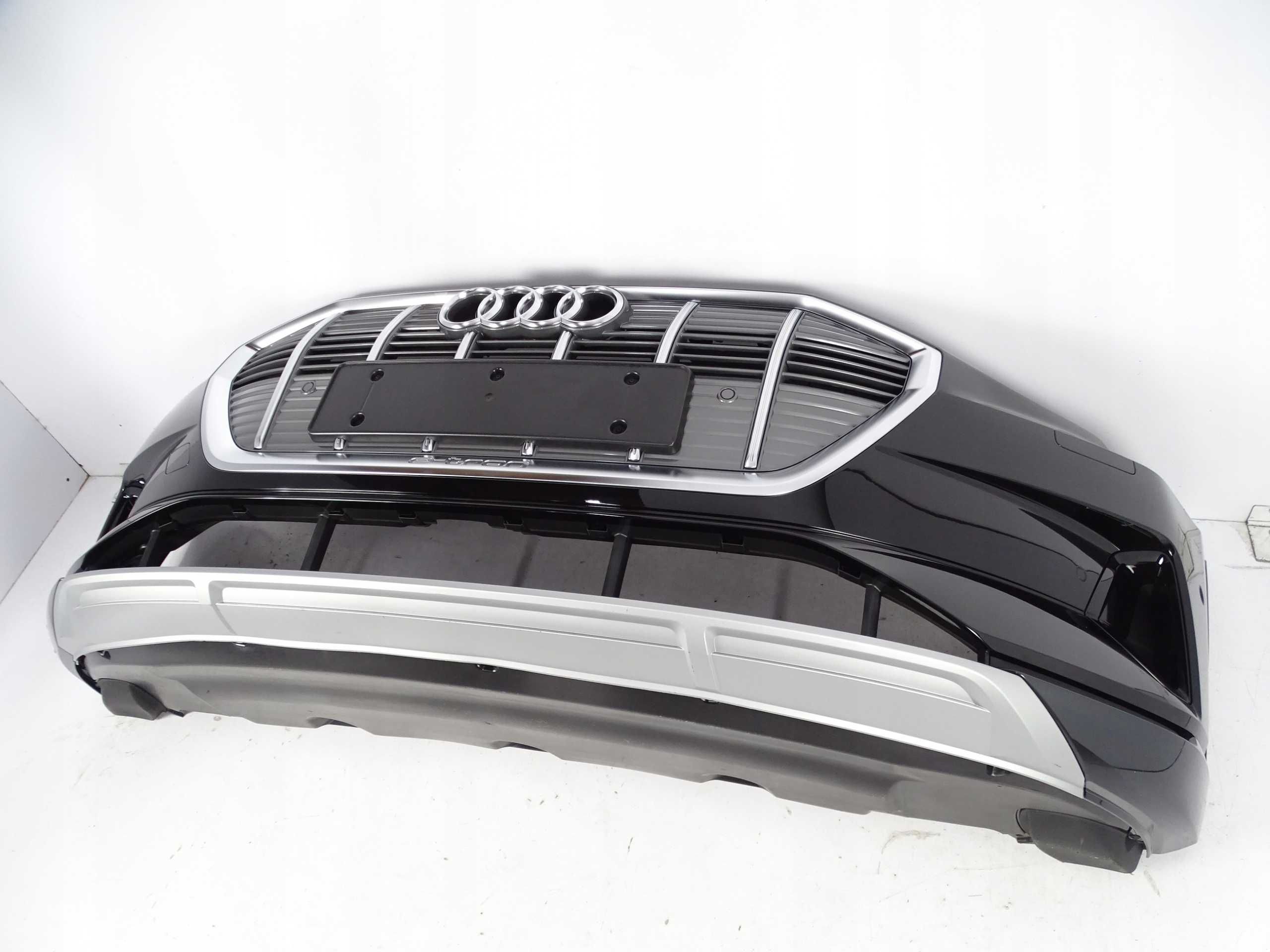 Бампер передній на Audi Etron 4ke 2018-2022 рік