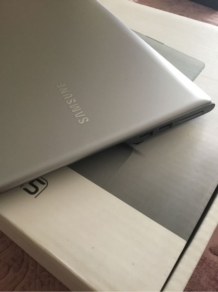 Laptop samsung 13”