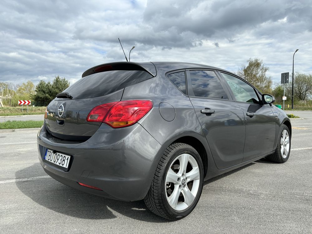 Opel Astra J - Auto Prywatne