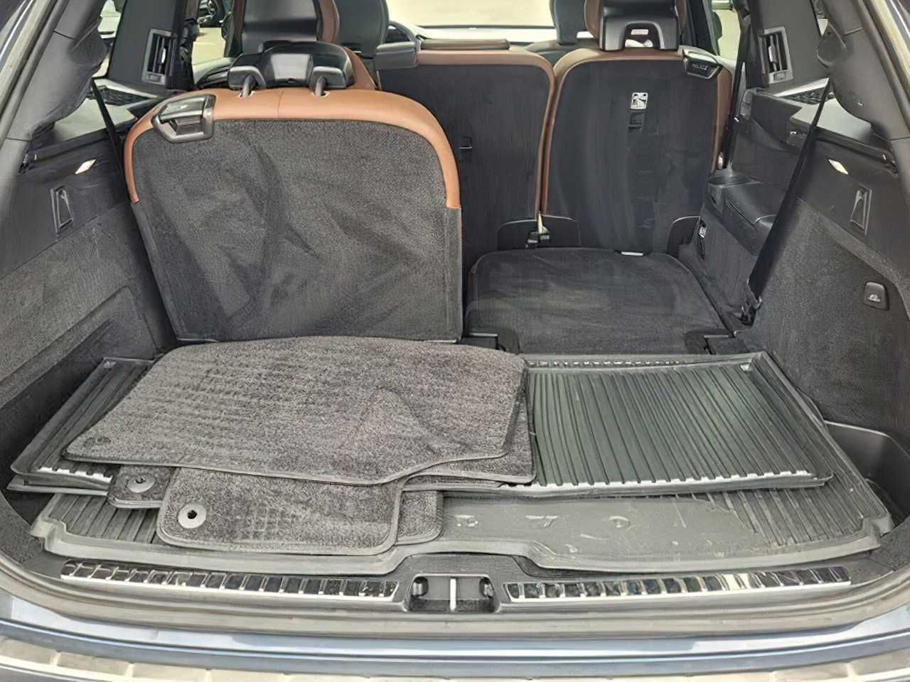 Volvo XC90   2023