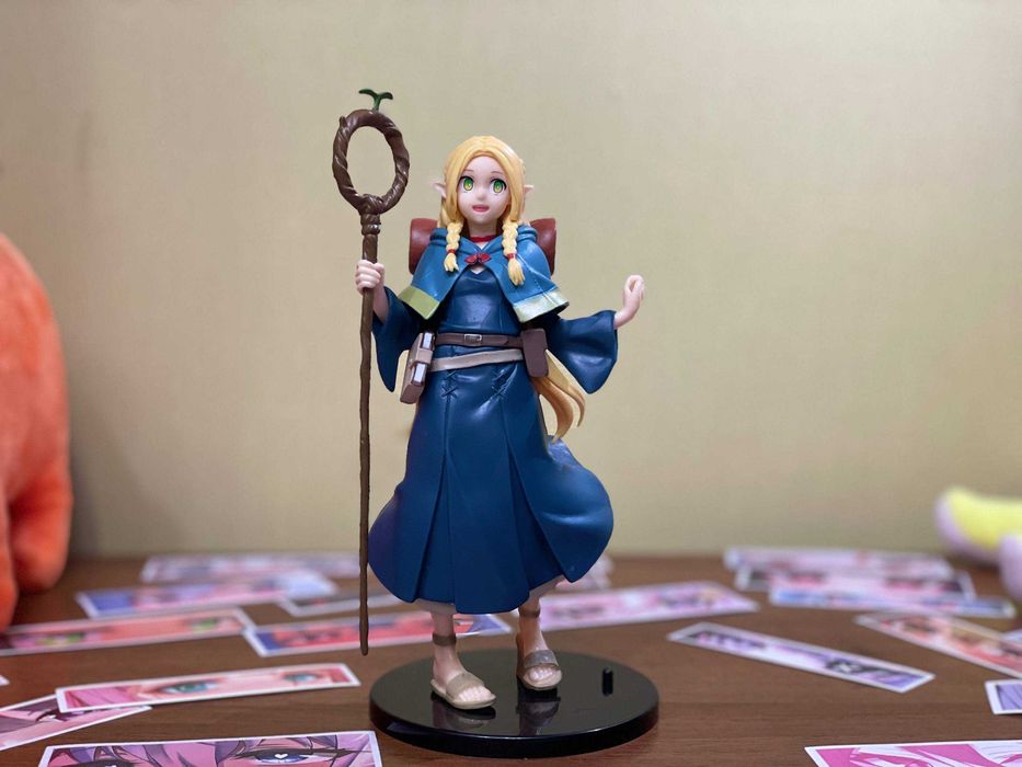НОВА аніме-фігурка Марсіль — Dungeon Meshi (17 см) + три наліпки бонус