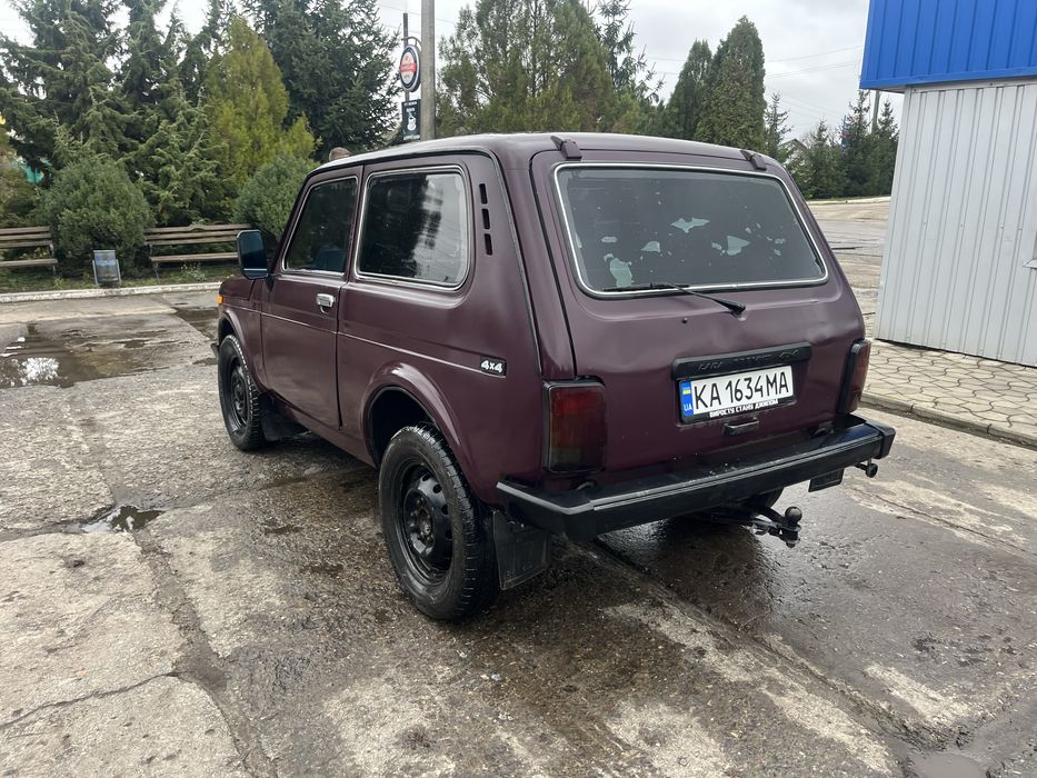 Продам ниву на полном боевом ходу