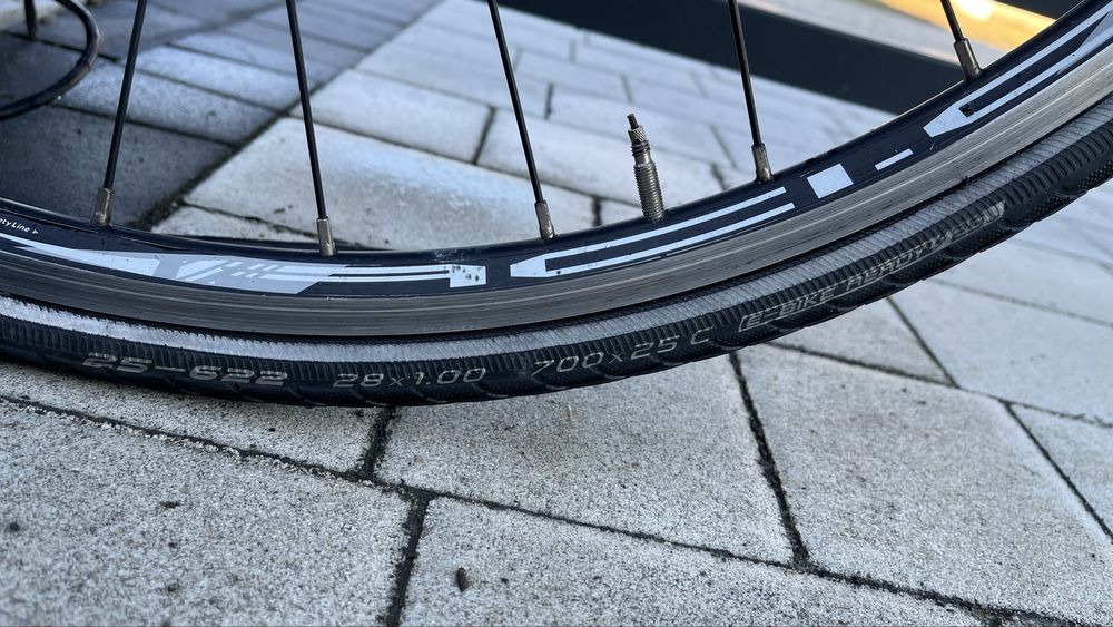Rower szosowy Raleigh revenio 1 size 6 ok 180cm wzrostu  kolarzówka