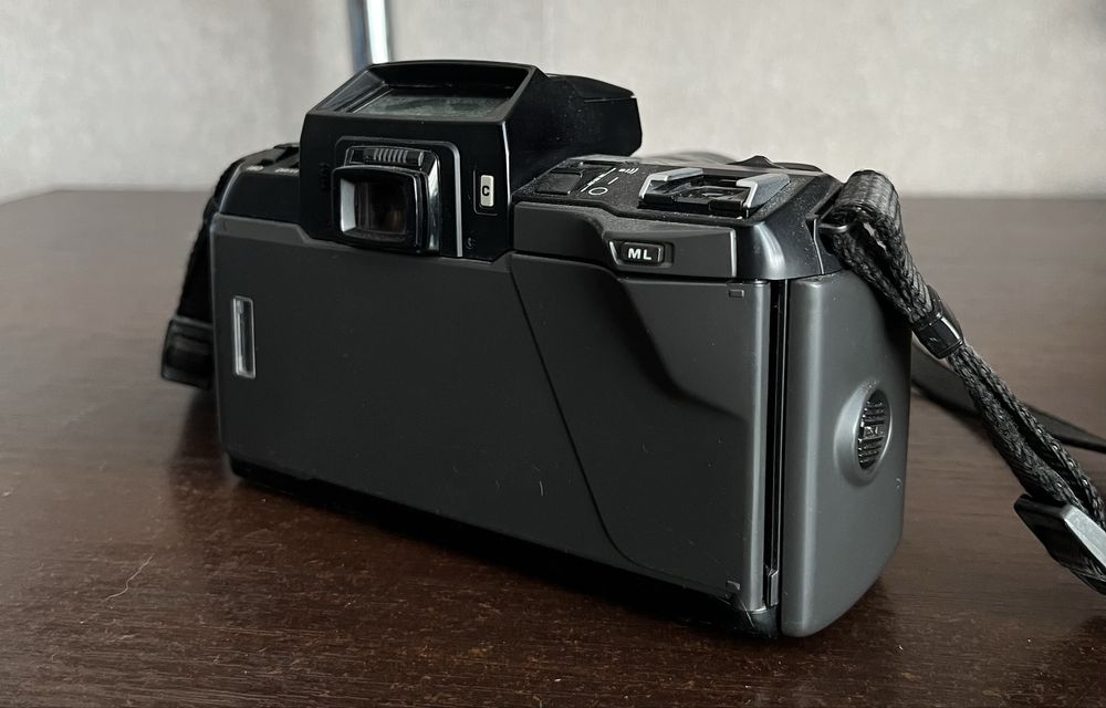 Pentax SFX (SF-1) + об'єктив Pentax-F 70-210mm f/4-5.6