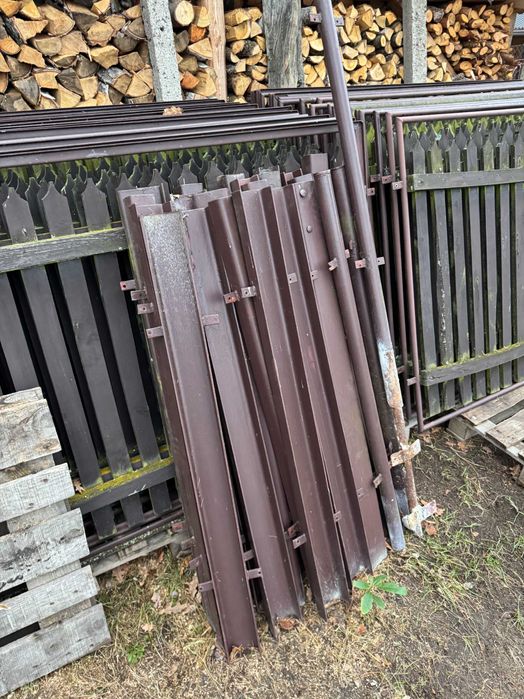 płot przęsła 90 mb ze słupkami