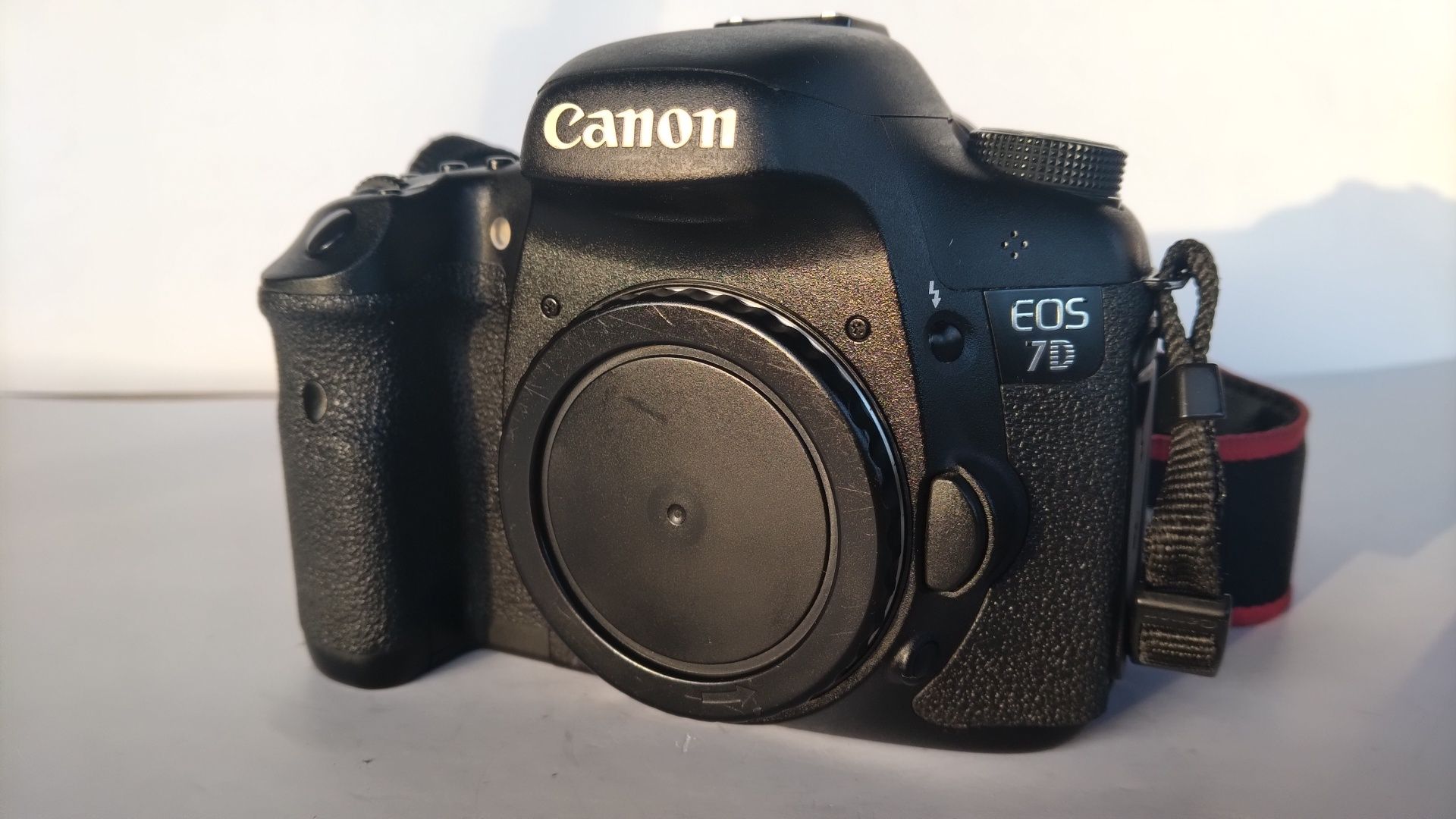 Canon EOS 7D em excelente estado. Com punho extra.
