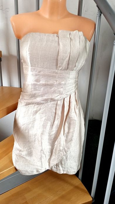 Sukienka bez ramiączek kopertowa marszczenia kremowa połysk H&M 38