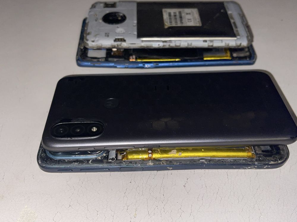 Motorola E40 Edge G31 E20 E4 smartfony uszkodzone 4 szt na części