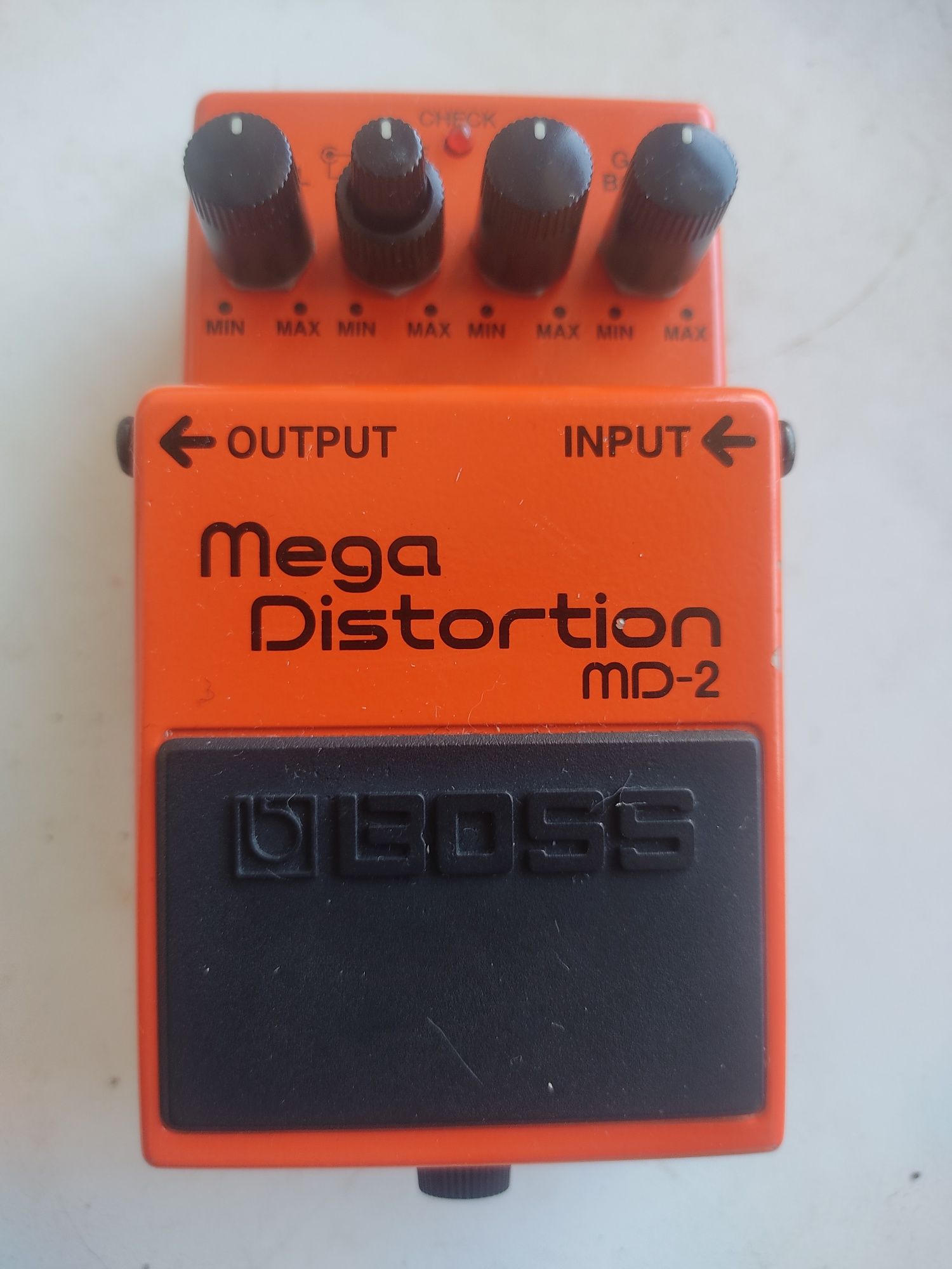 Педаль Boss md-2 mega distortion