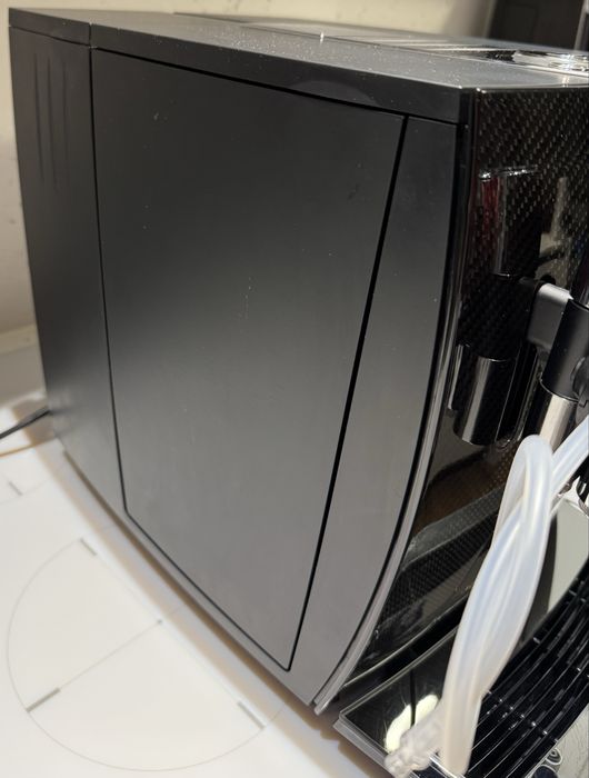 Ekspres do kawy Jura J6 Carbon