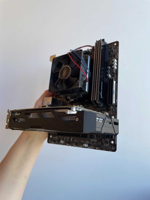 Комплект: материнка, процесор, відеокарта, 2 кулера і опиратива
