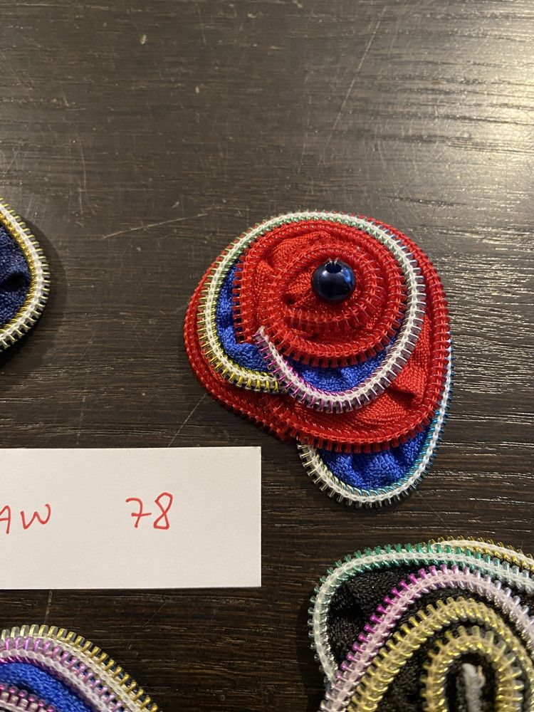Broszki handmade z suwaków unikat zestaw 78