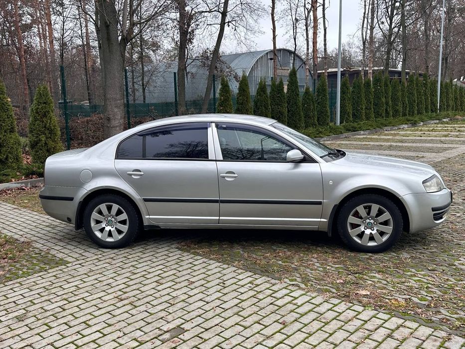 Skoda Superb 2003 р.в.. Газ-бензин.