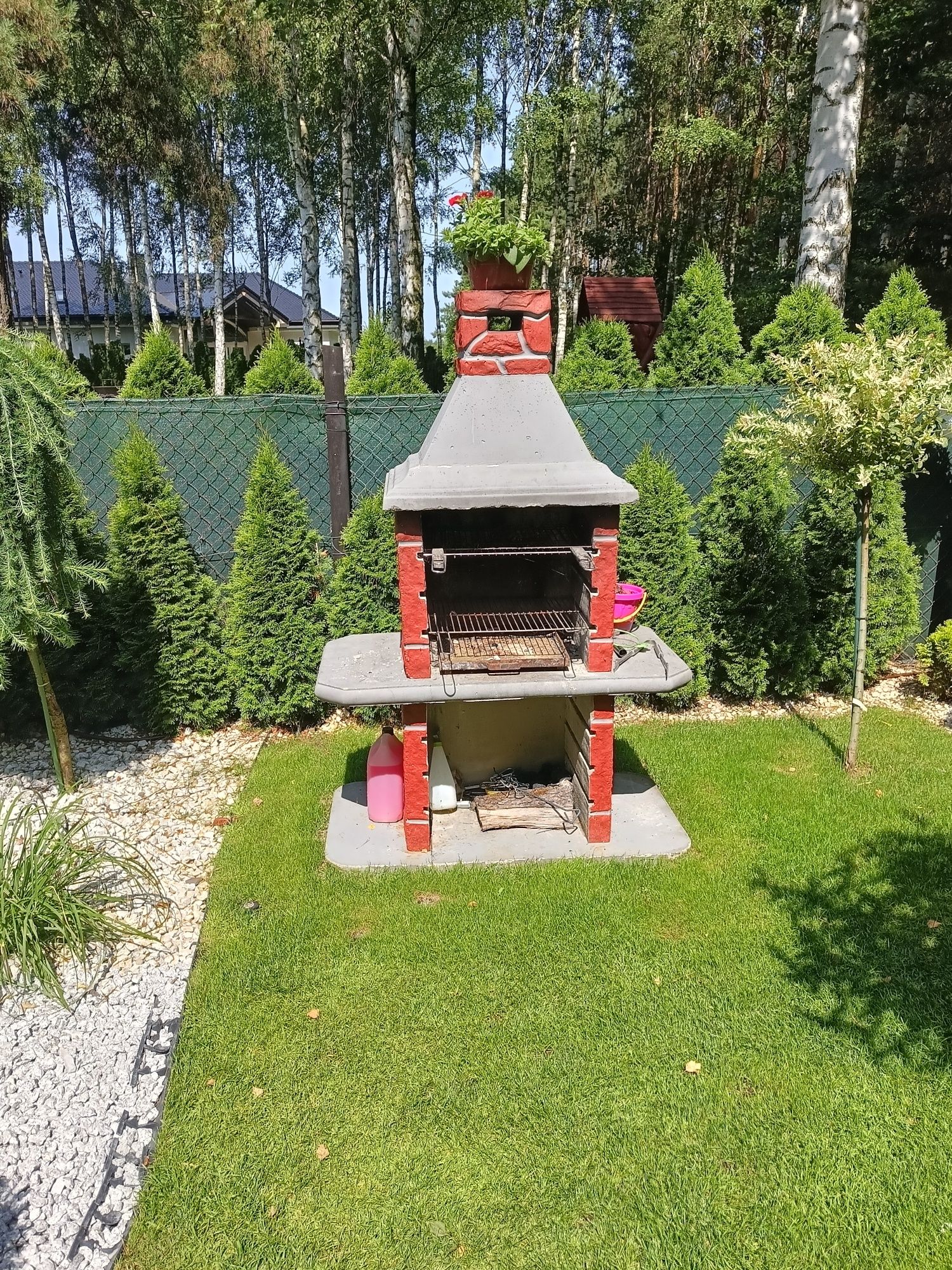Grill z możliwością wędzarni