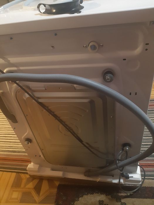 Нова пральна машина LG F4M5TS6W