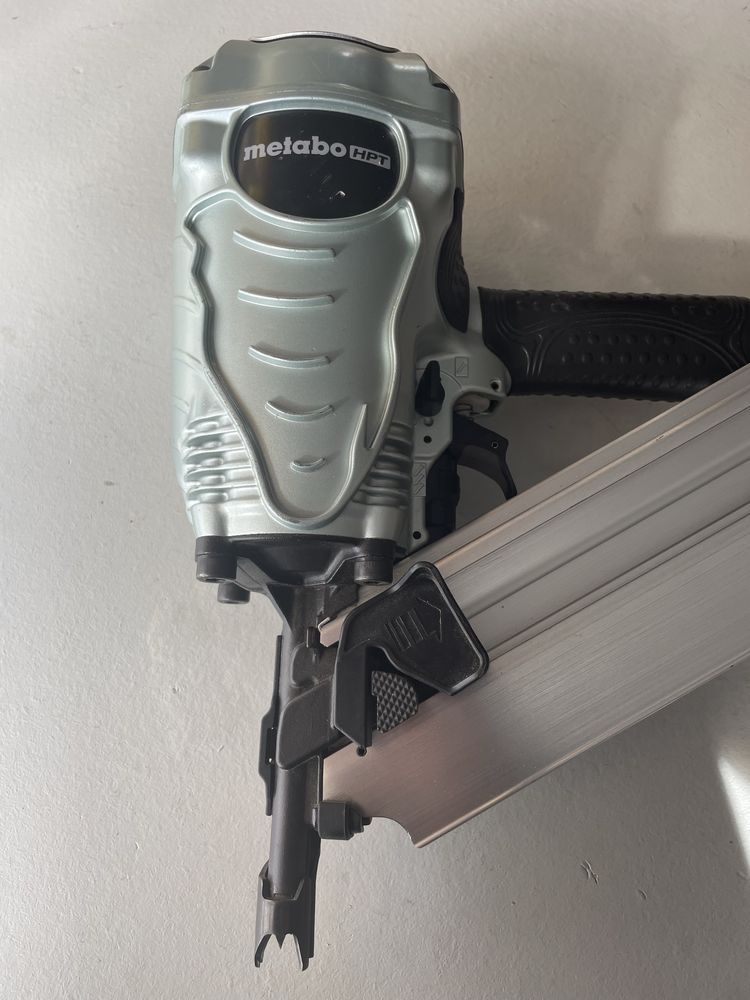 Нейлер Nailer Metabo HPT 90AE(S1) Hitachi пневмопистолет.30-34°