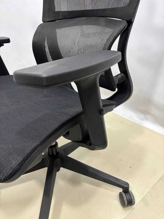 Ортопедичне крісло, сітка з підголовником