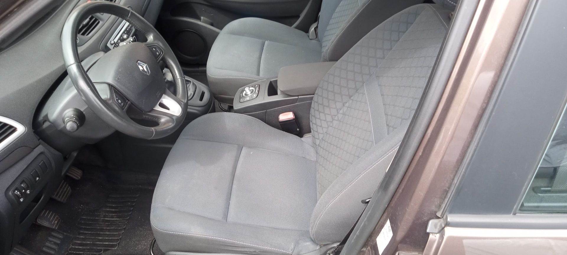 Wynajem samochodu, wypożycz auto, wypożyczalnia 7 osob