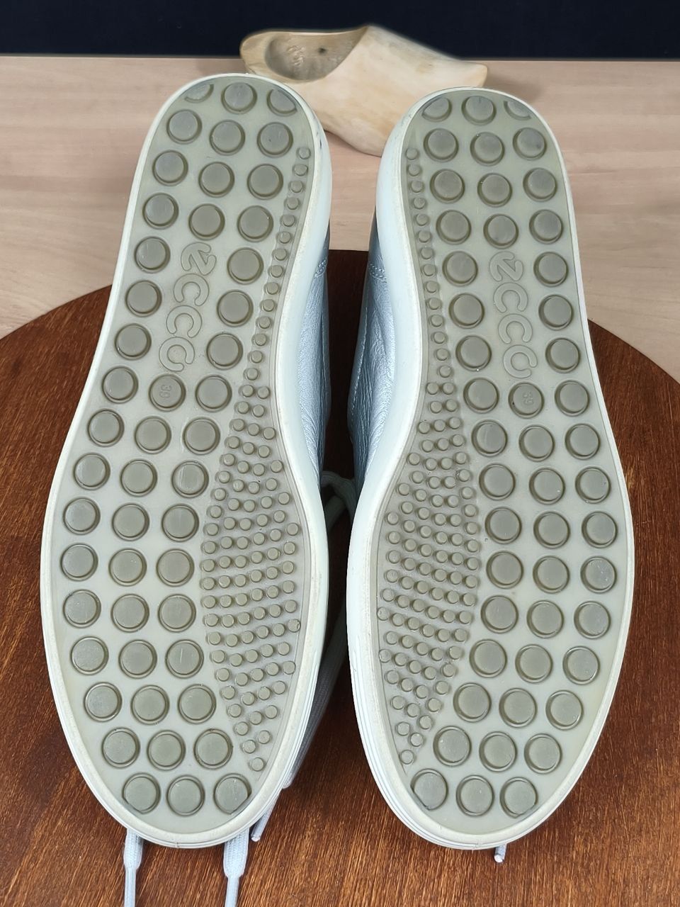 Buty r.39 Ecco Soft damskie skorzane srebrne
