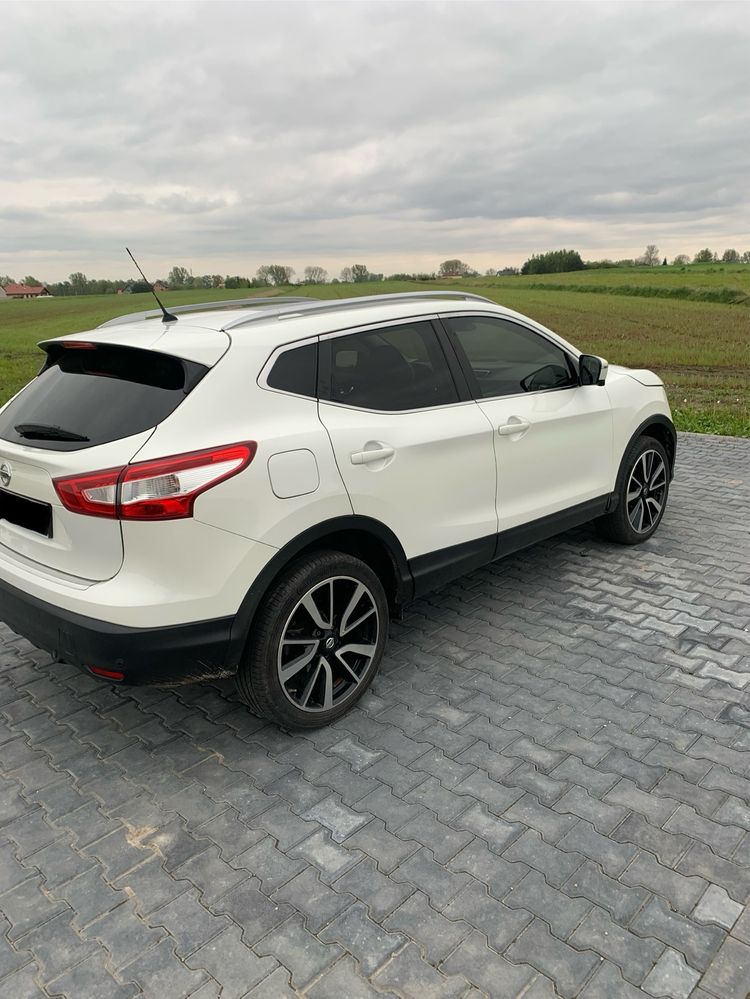 Nissan Qashqai 1,2 Benzyna Tekna