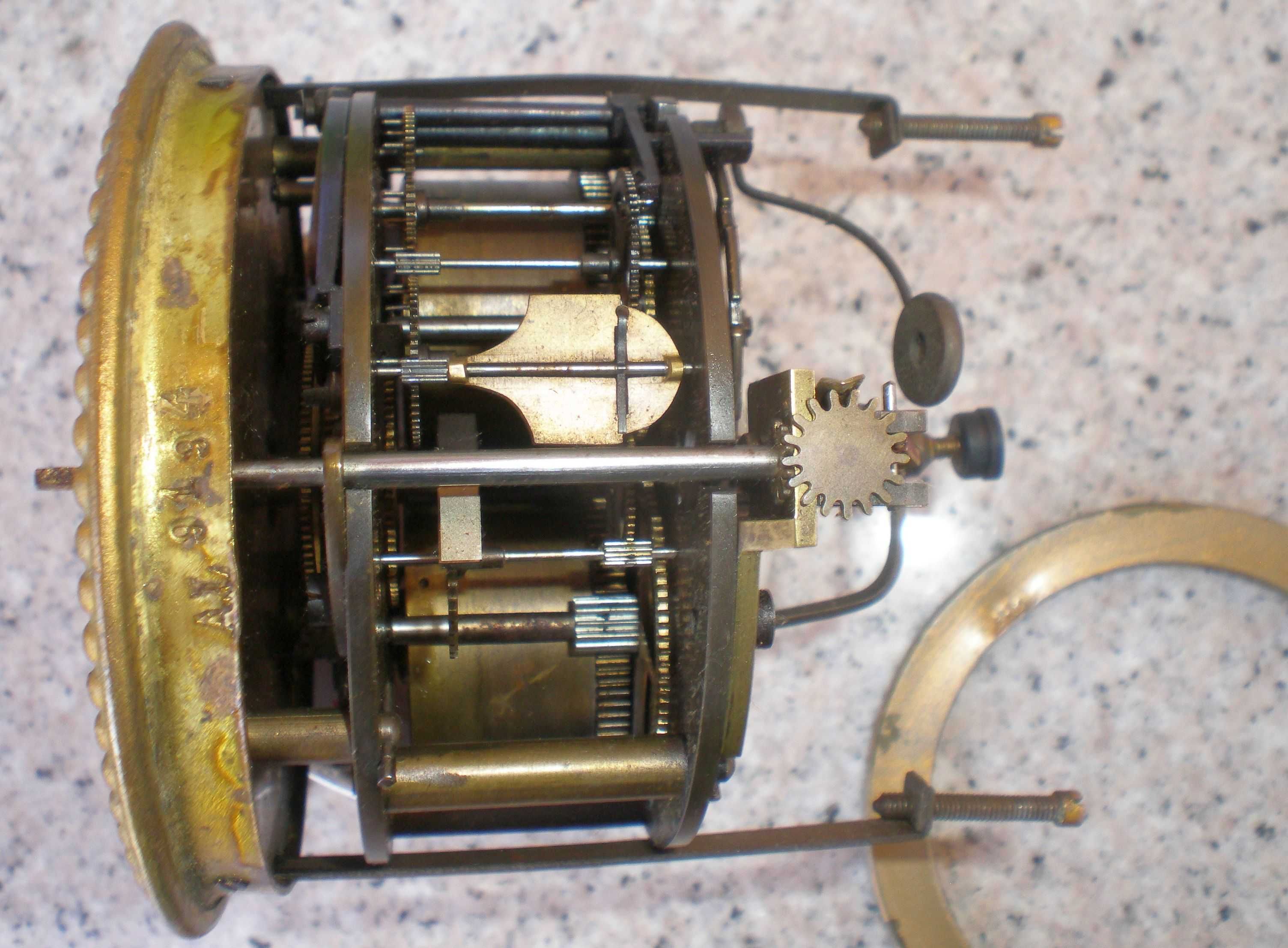 francuski zegar kominkowy  - mechanizm - sprawny