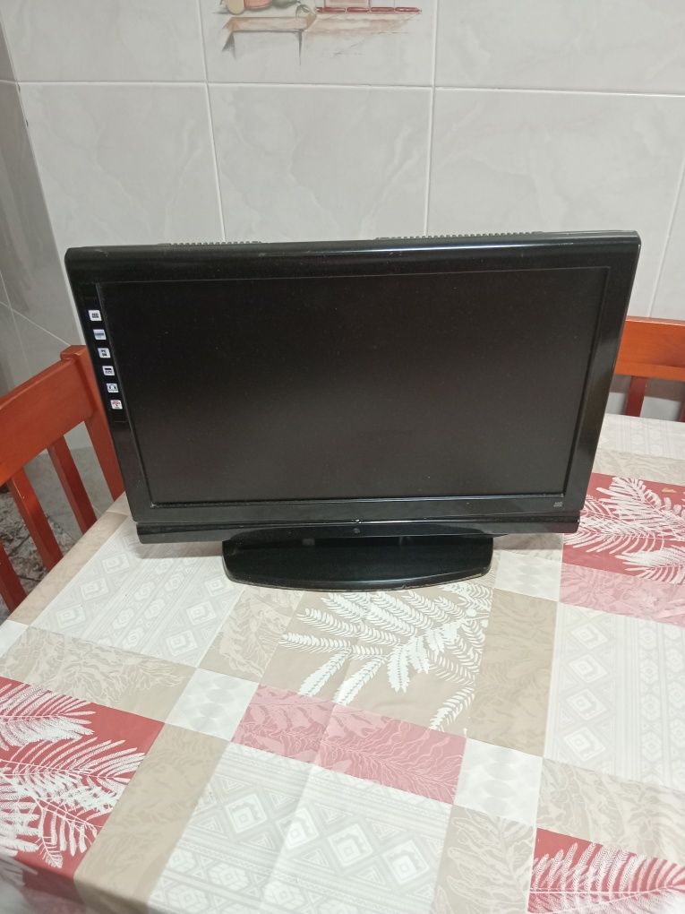 Televisão sanyo impecável