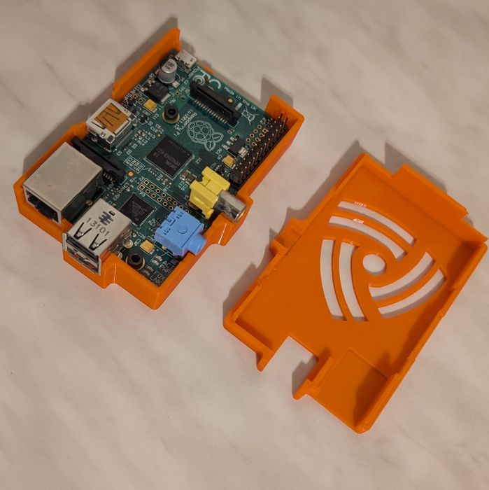 Raspberry Pi Model B 512MB RAM + obudowa