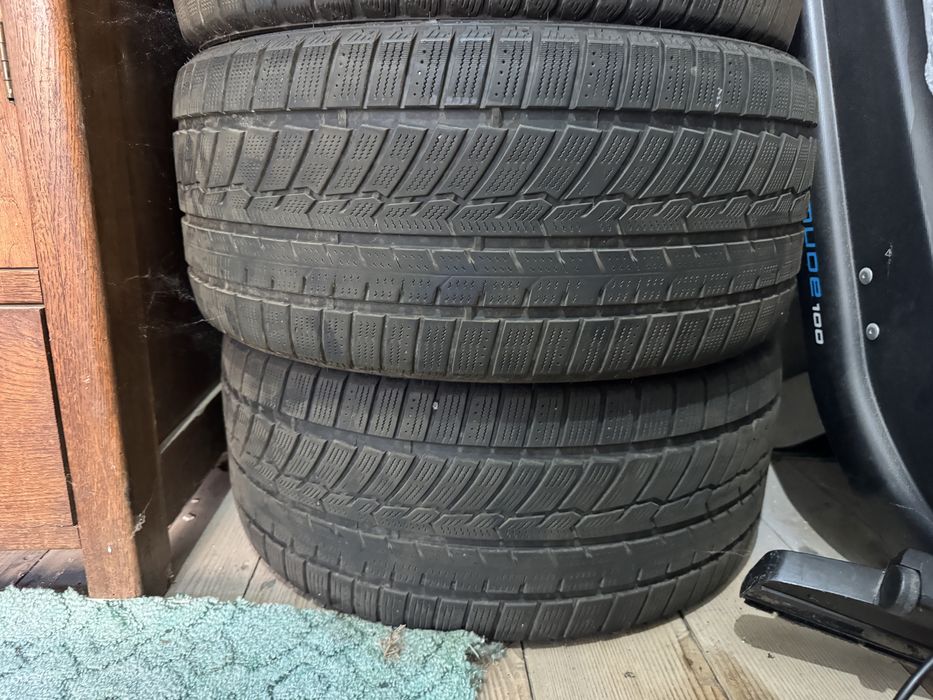 Opony zimowe 255/40/18 para