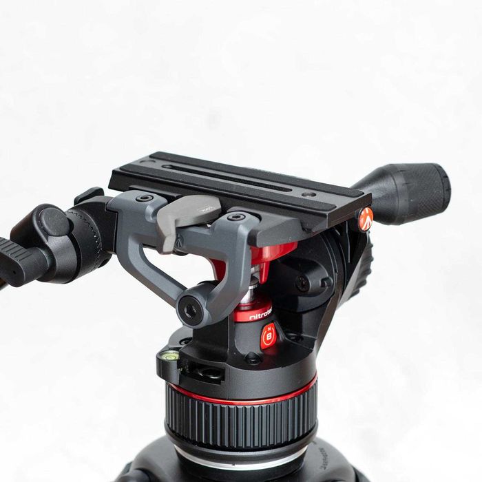 Штатив Manfrotto 546B / GB з головою Nitrotech N8