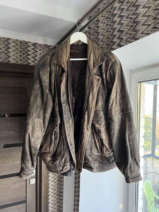 Шкіряна куртка, потерта, з широкими плечима, vintage, кожанка з 90х